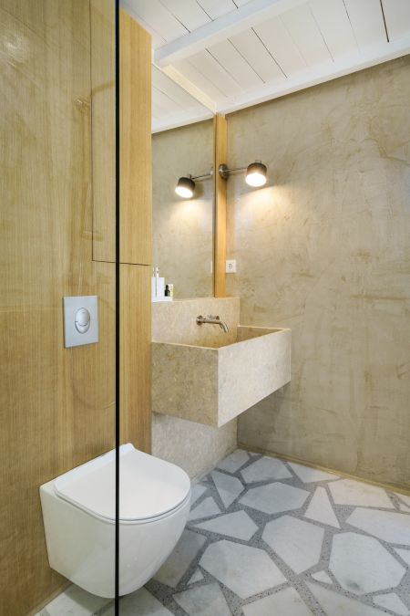  Ensuite bathroom