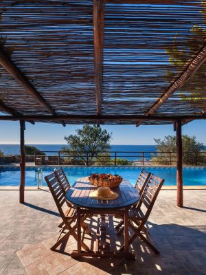 Vues sur la mer et le coucher du soleil à la Villa Kimothoe avec piscine privée près de la plage d'Elafonisi