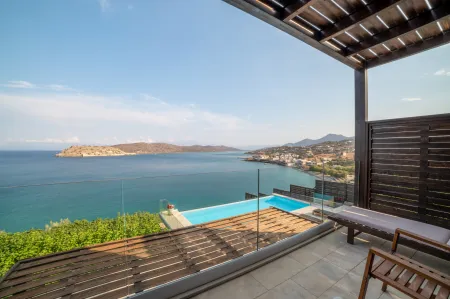  balcony pool/sea view