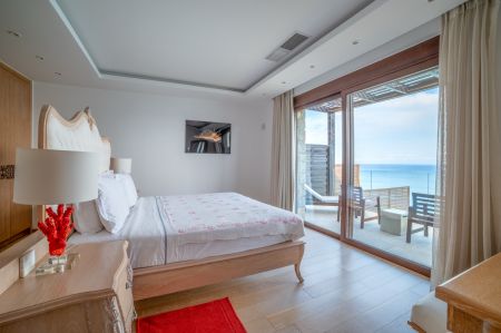  double bedroom with balcony