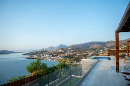  pool and sea view