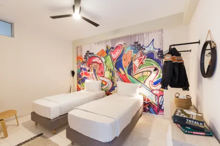  Twin bedroom