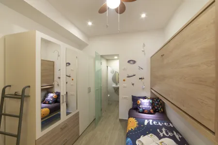  twin bedroom