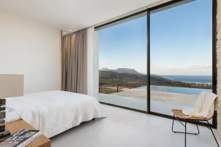  bedroom  with view