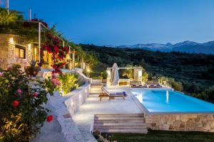 Cottage Villa Aoria Estate, Infinity Pool, Fireplace, Cretan Hospitality, View over Valley & Bay