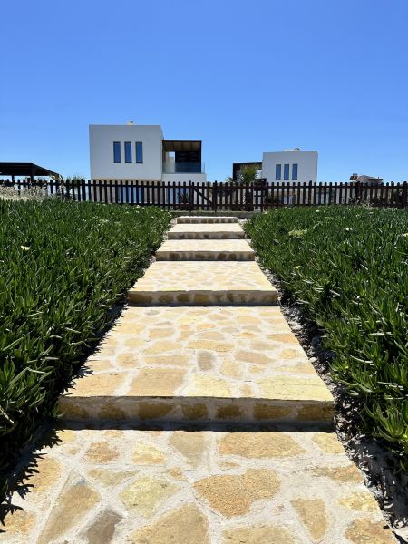  Path to the beach