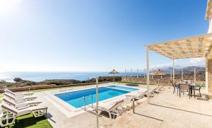 Вилла для семейного отдыха, частный бассейн, уникальный пейзаж, драматические виды на Южный Крит