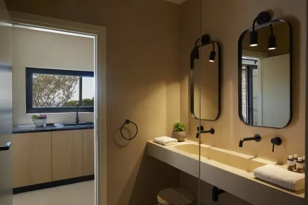   Garden suite bathroom