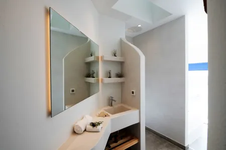  en-suite bathroom