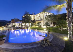 Résidence de luxe Villa Thea avec piscine intérieure et extérieure à seulement 1,5 km de la plage