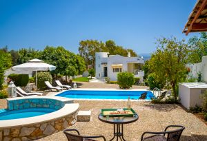 Hochwertige Luxusvilla Plumeria am Strand mit Pool für Erwachsene und Kinder