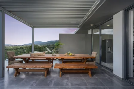 balcony dining