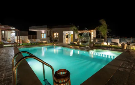  villa by night