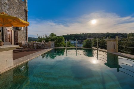 pool and sun