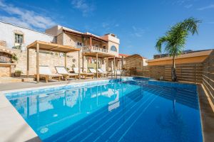 Casa Belvedere Villa Apartments Idéal pour les familles voyageant ensemble avec piscine privée et jacuzzi