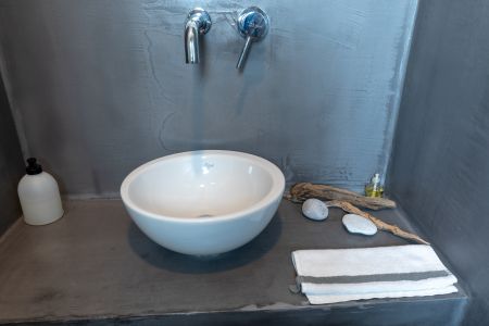  bathroom 