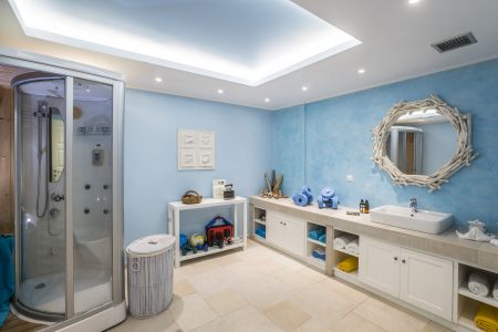  bathroom with shower and jacuzzi