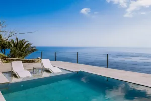 Overlooking the Mediterranean, Villa Spiros is a newly renovated luxury rental fully equipped with all the mod cons.