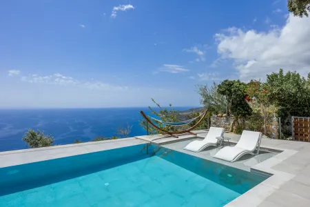  pool and sea view