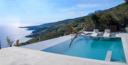  pool / sea view