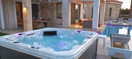  exterior jacuzzi