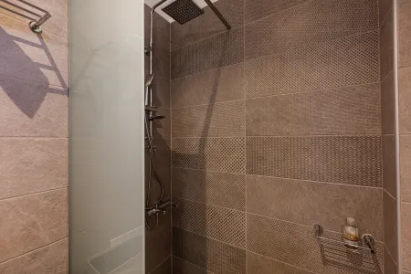  Shower