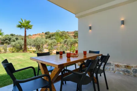  exterior dining area