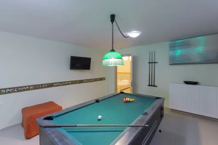  billiard table