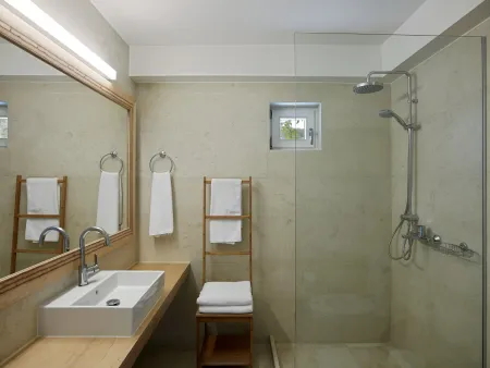 bathroom lowest level (villa two)