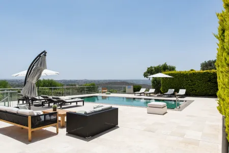  Pool lounge area