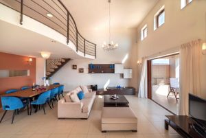 Villa populaire de Blue Island à Elounda, parfaite pour la famille et les amis, offrant tout le confort moderne.
