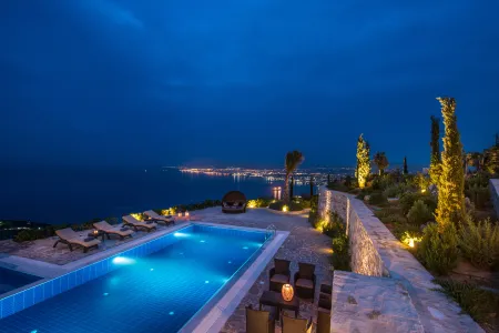  pool-sea view at night