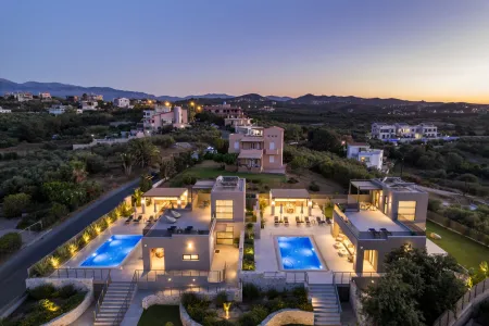  Villas by night