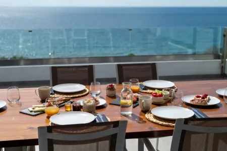  breakfast sea view