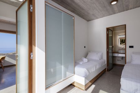 Twin bedroom (3-bed)