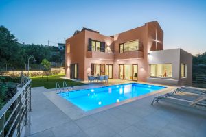 Die moderne Luxusvilla Alya auf Kreta bietet Gästen alle Annehmlichkeiten, die sie für einen luxuriösen griechischen Urlaub benötigen