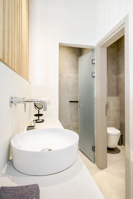  ensuite bathroom