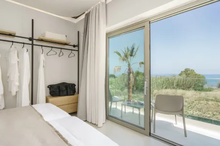   Double bedroom sea view