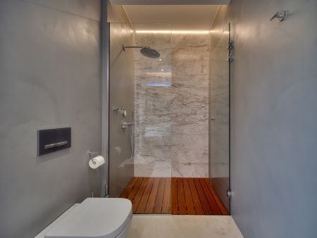   Ensuite bathroom