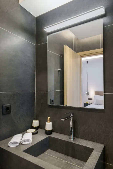   Ensuite bathroom