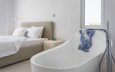 bath tub at bedroom