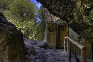 Église d'Agios Antonios dans la gorge de Patsos